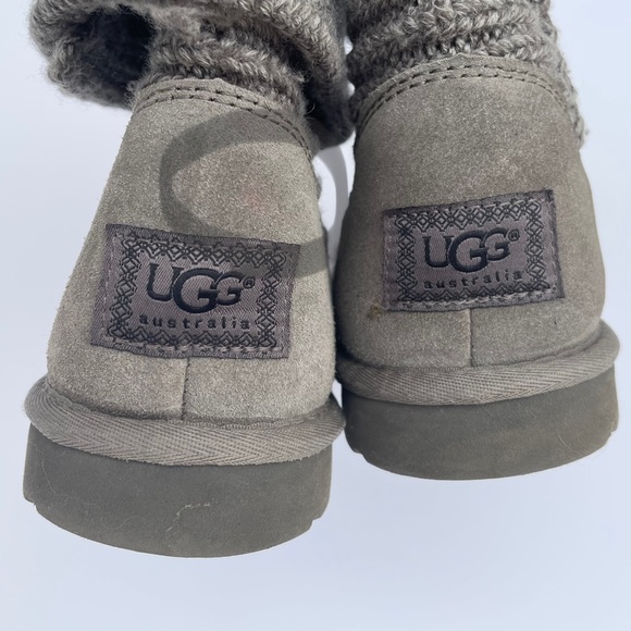 UGG Classic Cardy II Knit Boot Sherpa Winter
Warm Cozy Tall Button Chic - Picture 4 of 13